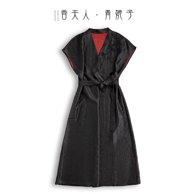 青娘子-香云纱（玲珑）龟裂纹透彩时尚休闲刺绣收腰连衣裙-60064