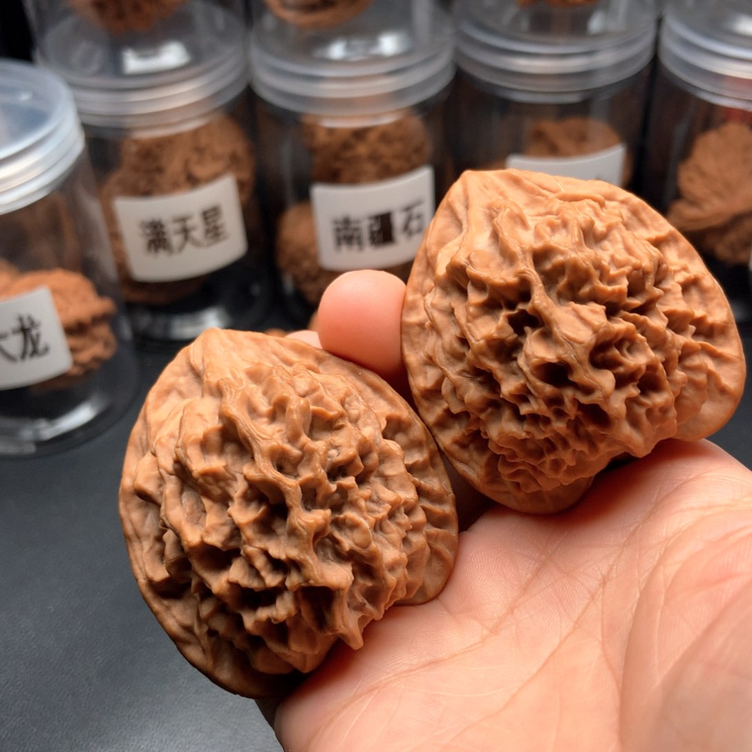 文玩核桃吊坠帝王48