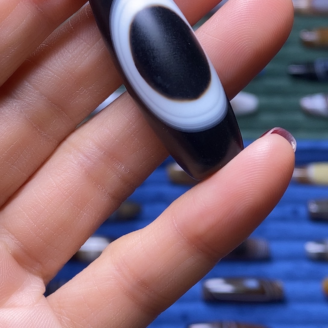 艳***天玛瑙/玉髓未镶嵌珠宝半成品