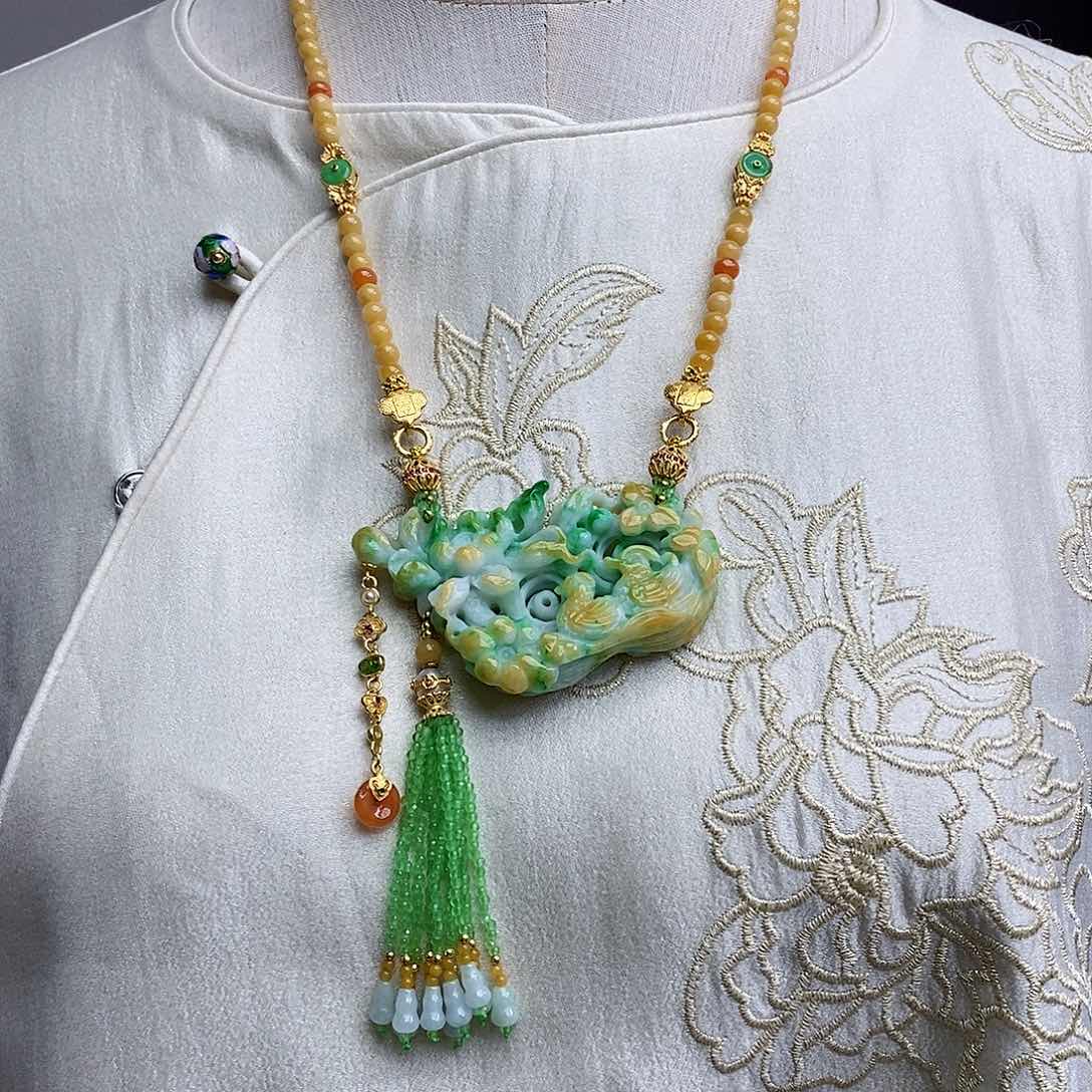 翡翠颈饰未镶嵌天然