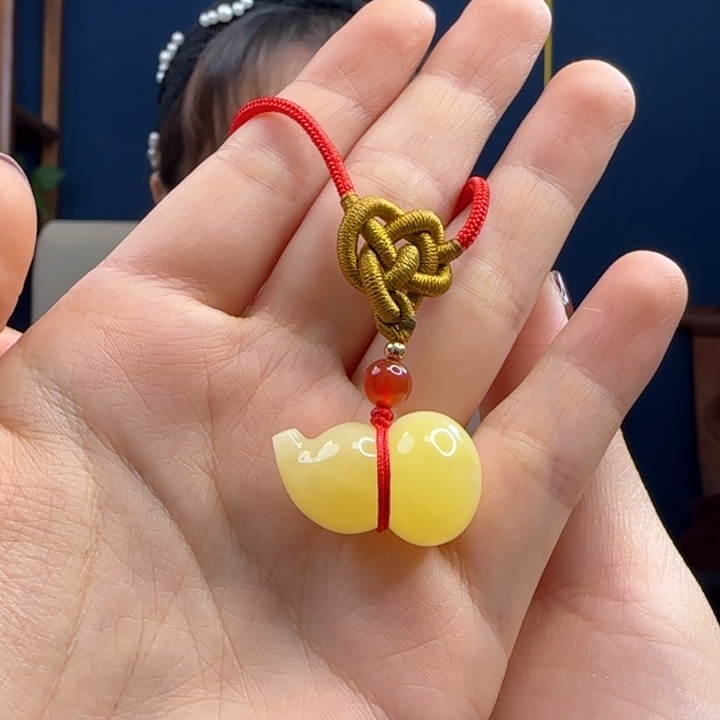 蜜蜡吊坠(赠链)未镶嵌