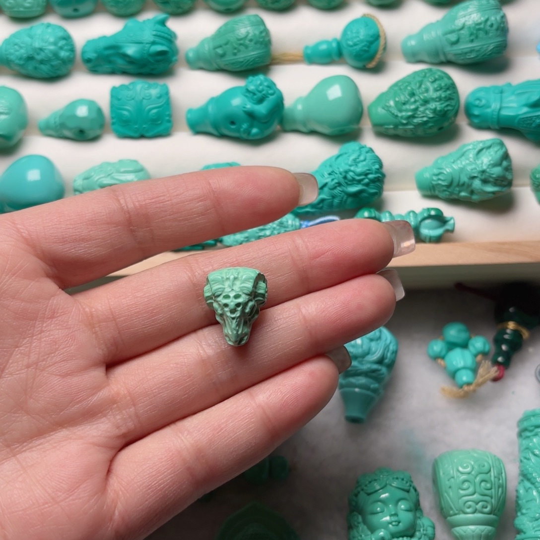 阿***0羊头三通高瓷绿料