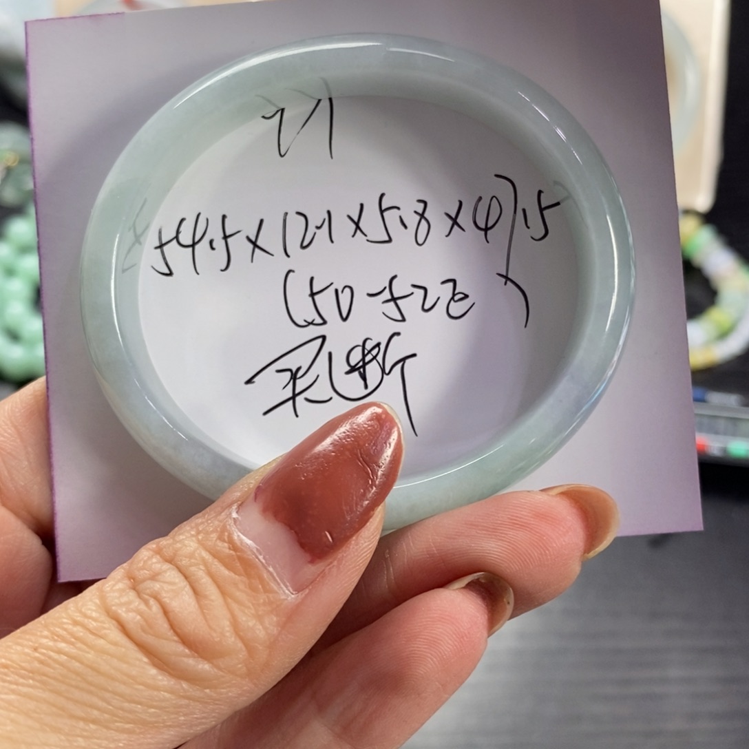 翡翠手镯未镶嵌天然翡翠