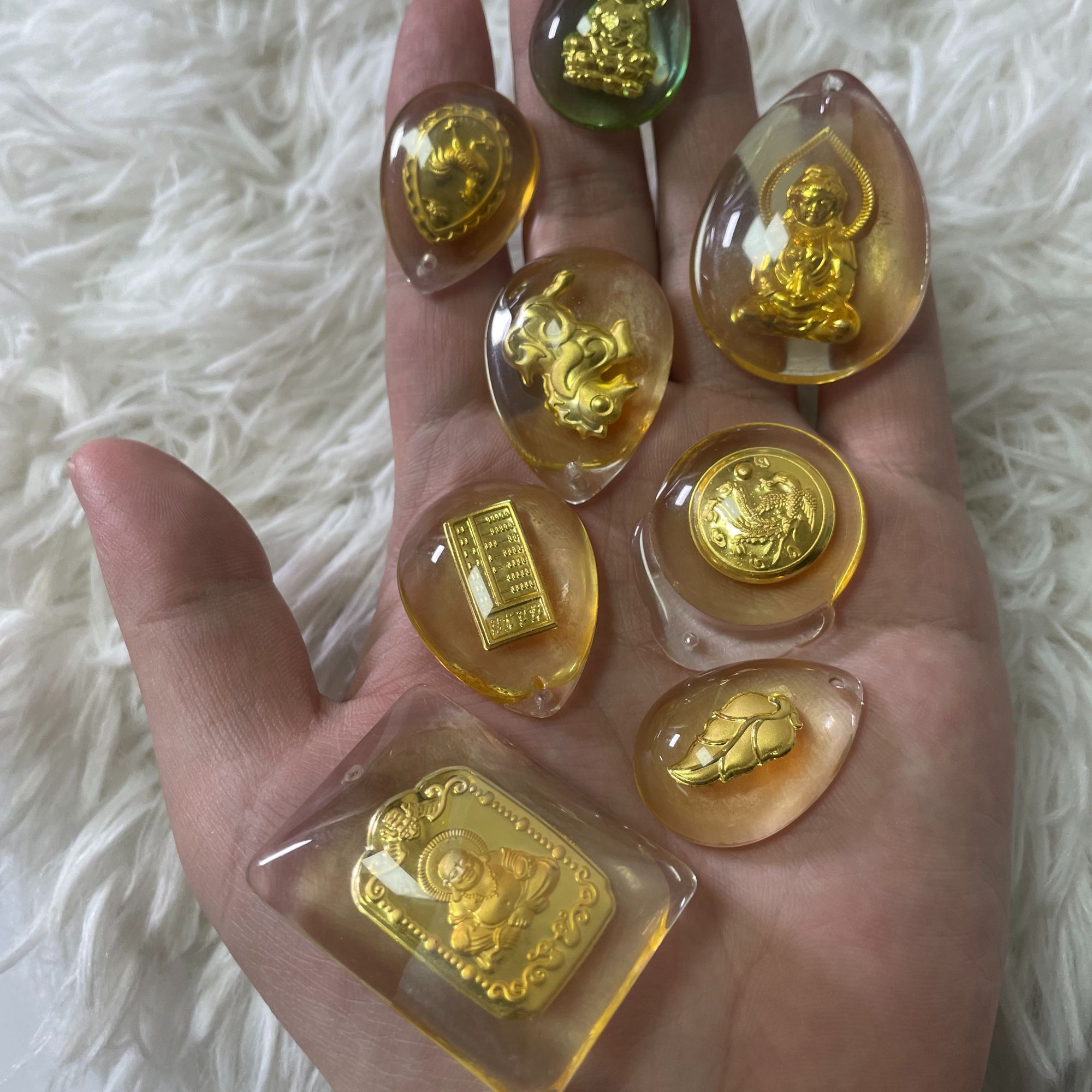 非金属树脂吊坠 里面是金的精美水晶手工吊坠饰品（图案随机）