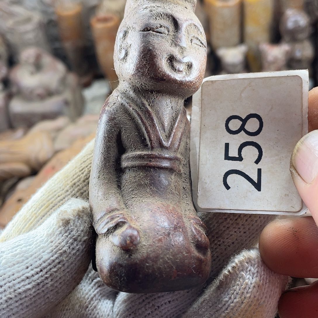 和田玉（糖玉）未镶嵌挂件