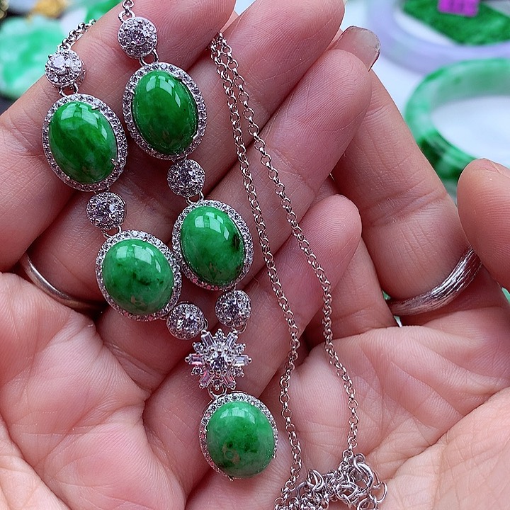 翡翠颈饰银S925镶嵌翡翠