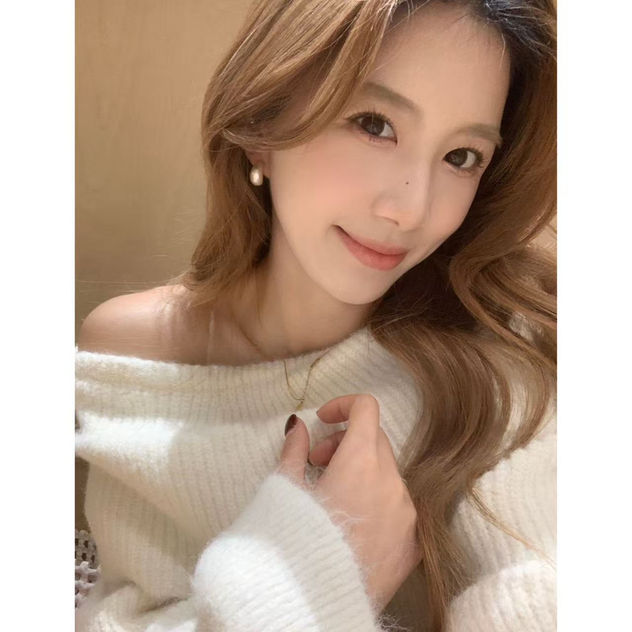 【YS】‘百利甜酒’氛围感套头软糯荷叶边斜肩毛衣~1336