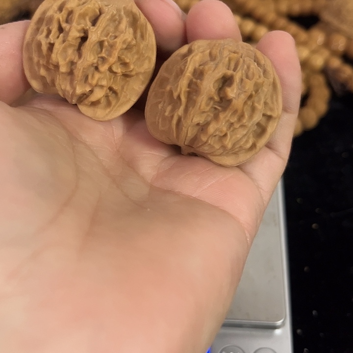 文玩核桃把件37左右微微瑕天地，编号021