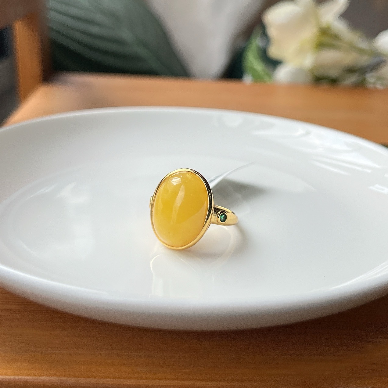 【珠宝厂长】约13*17mm俄料鸡油黄蜜蜡蛋面开口戒指(S925银镀金）