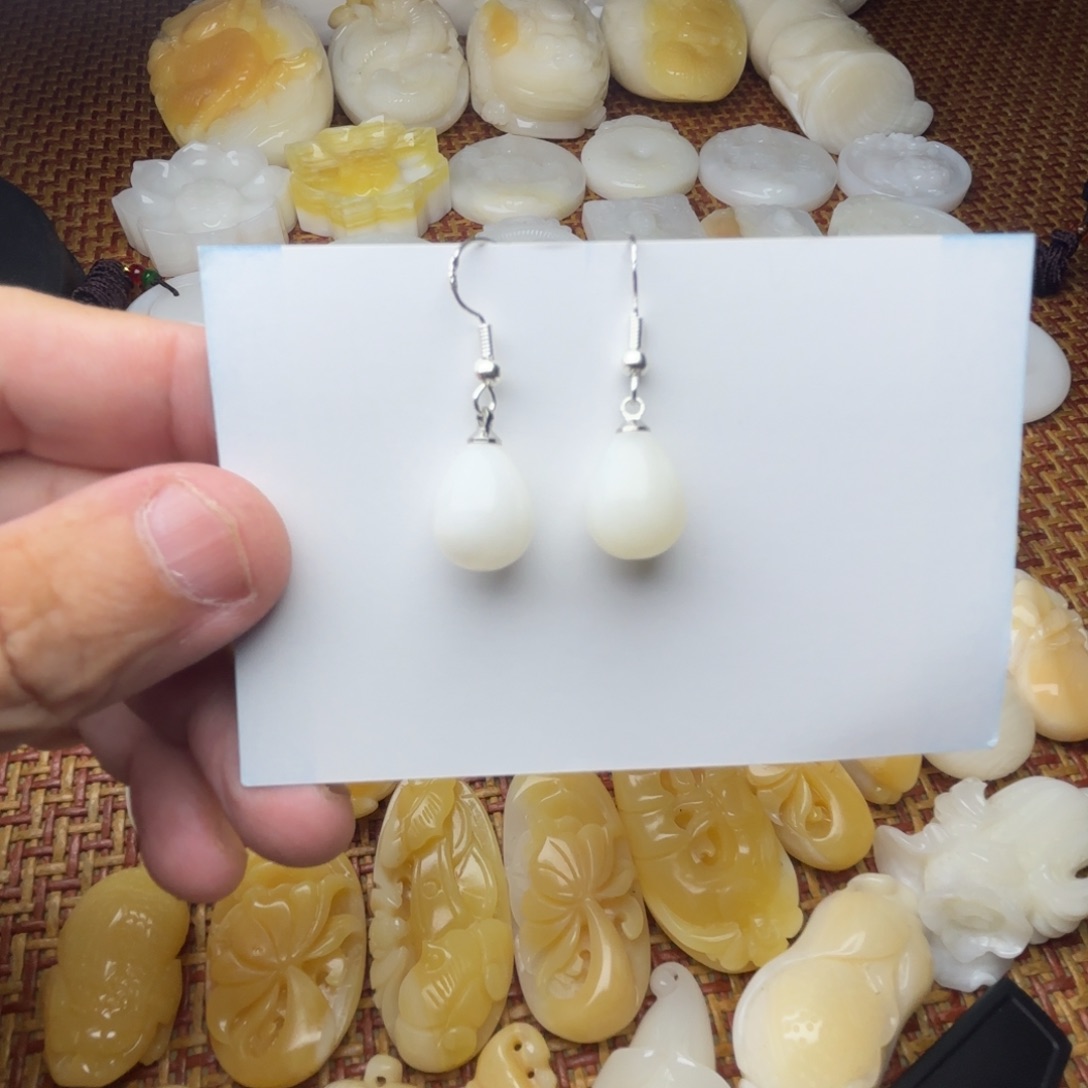 非金属贝壳全品玉化耳环