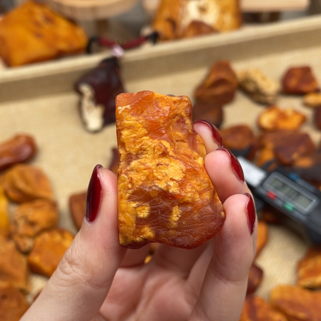 琥珀未镶嵌珠宝奇石