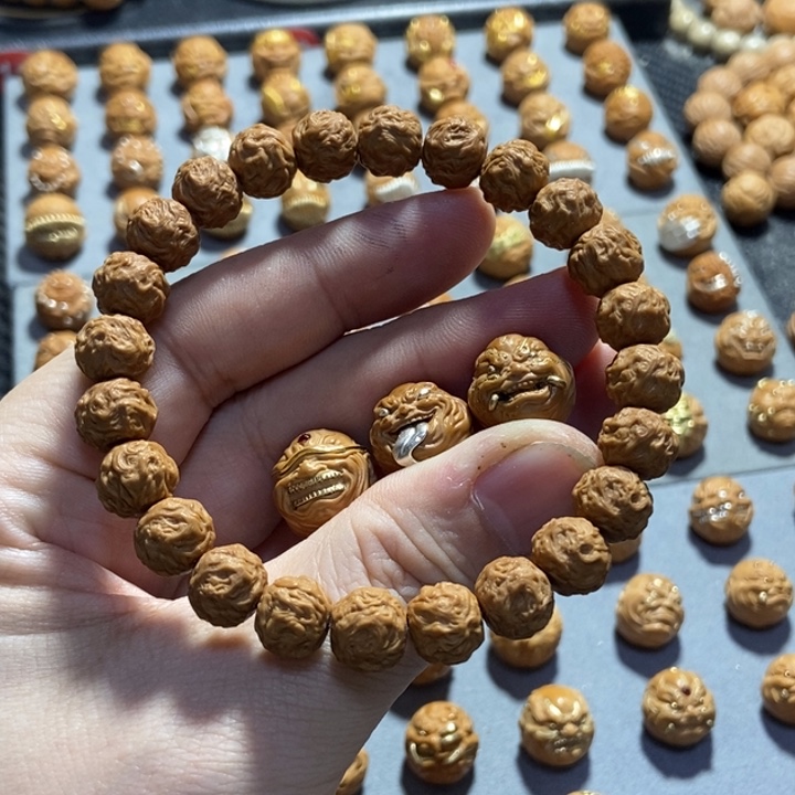 把件猴头核桃一套