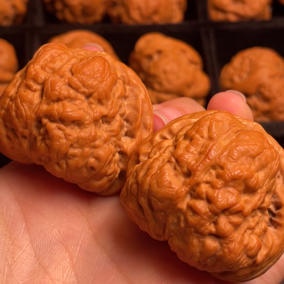 文玩核桃吊坠秦岭野生核桃