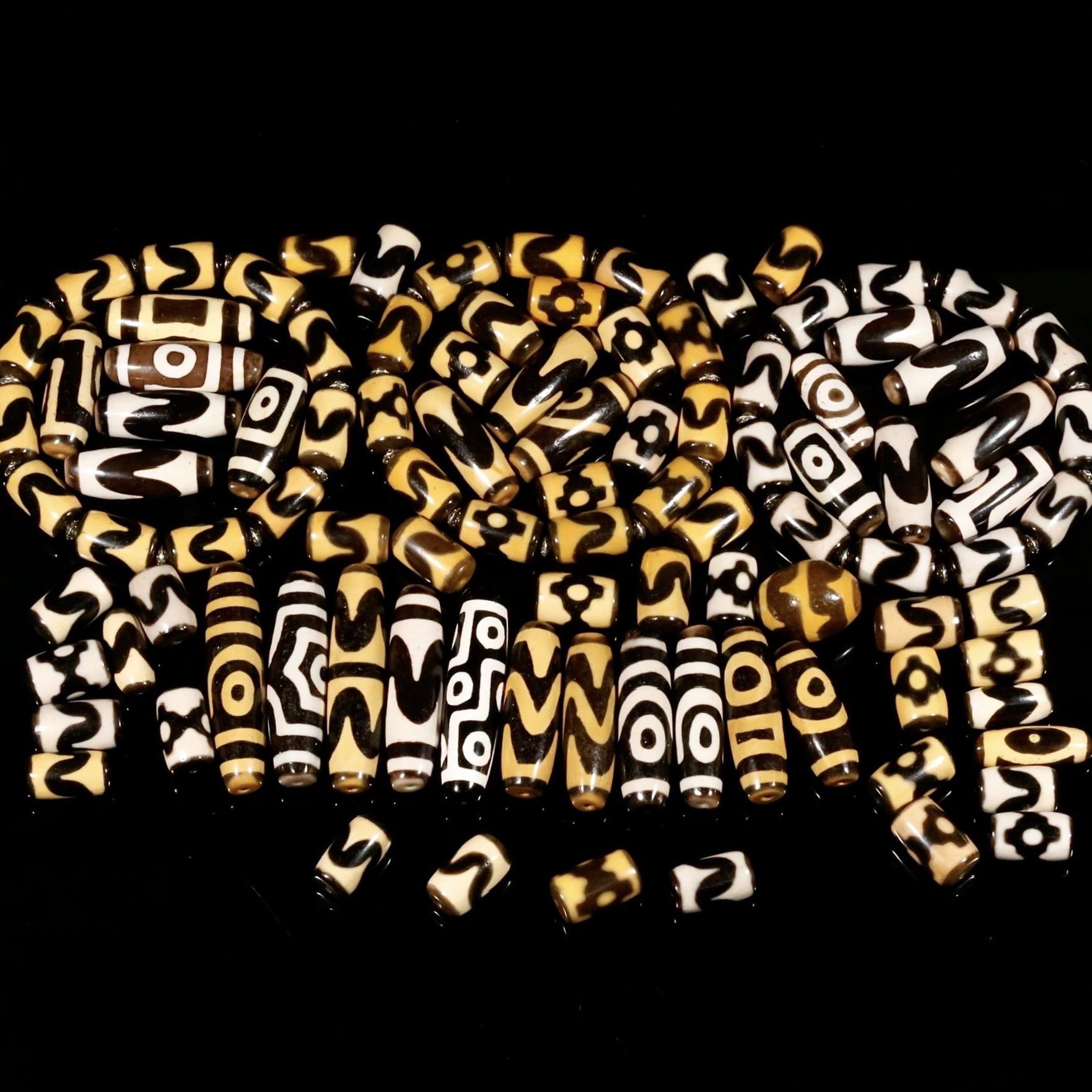 任晓攀亲工黑白牙黄雪域手工天珠桶珠配饰手串锁骨民族风轻奢玛瑙