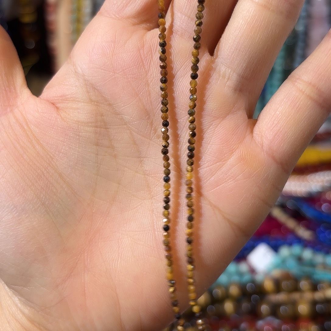 玛瑙/玉髓未镶嵌珠宝半成品虎眼卡2一条