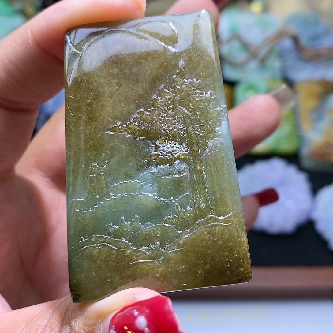 【闪购商品】翡翠颈饰未镶嵌山水
