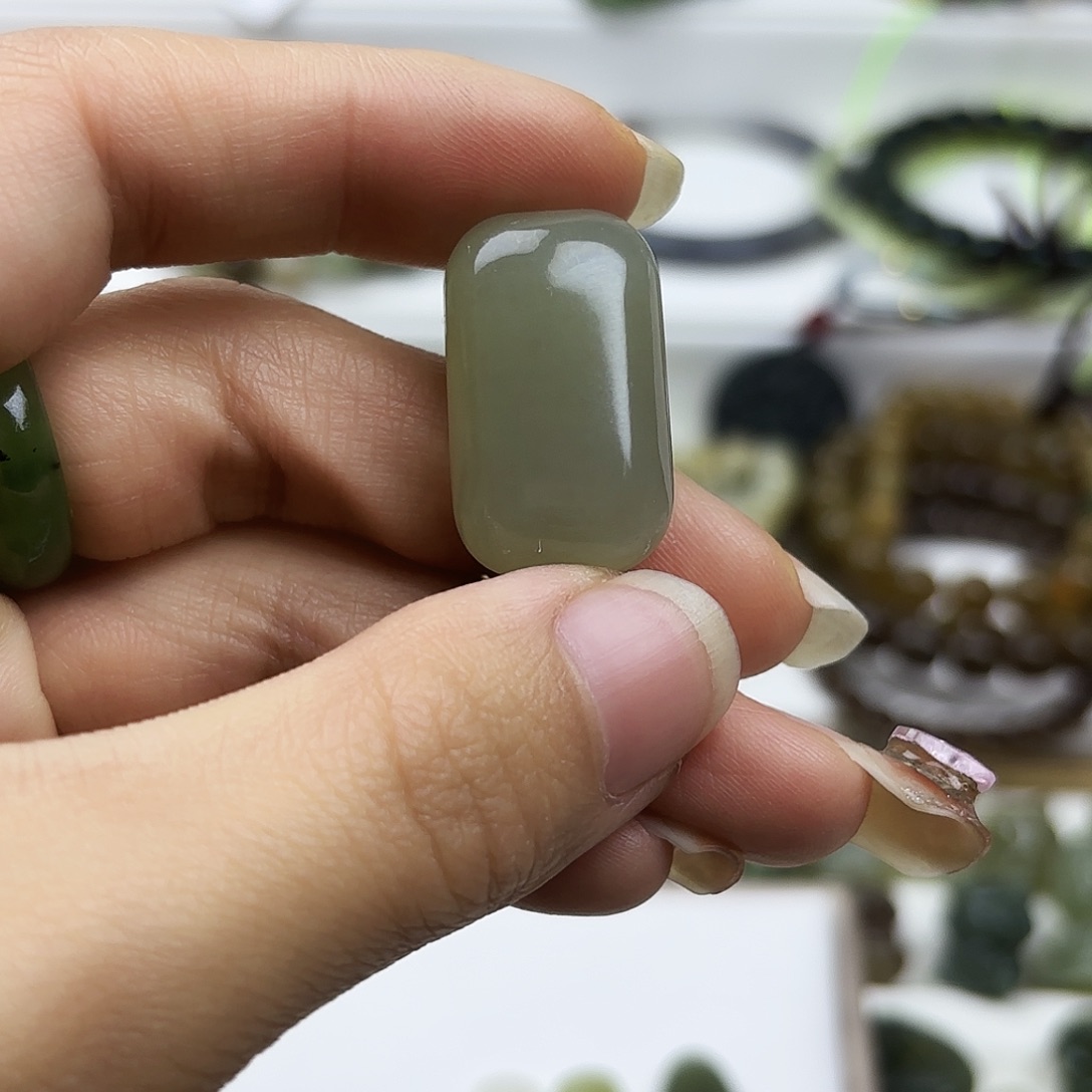 和田玉颈饰未镶嵌无事牌