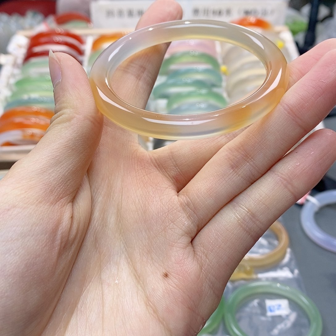 玛瑙/玉髓手镯未镶嵌薯****滴