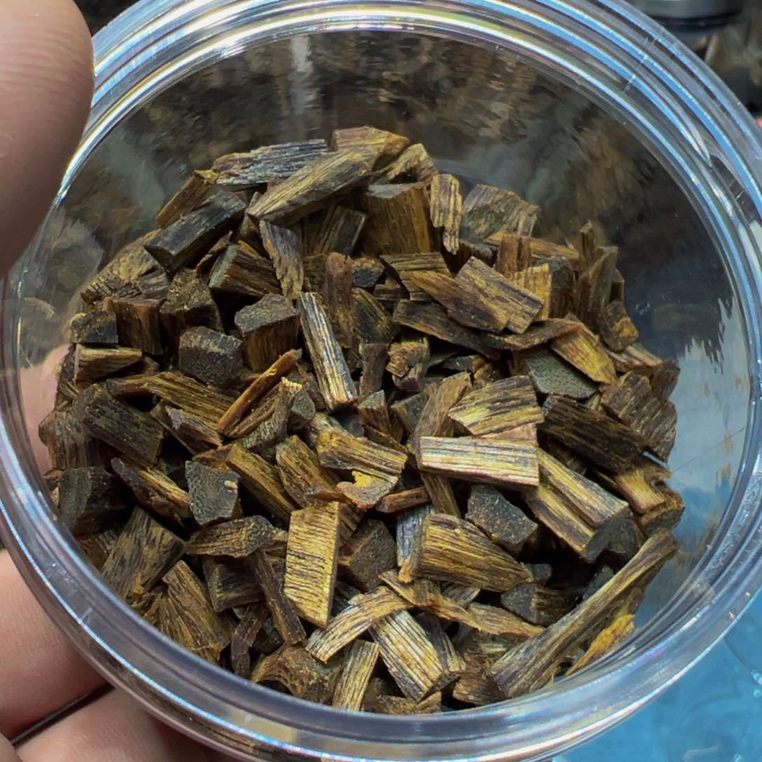 用***5沉香沉香碎屑白奇高端切珠料50克送炉一个