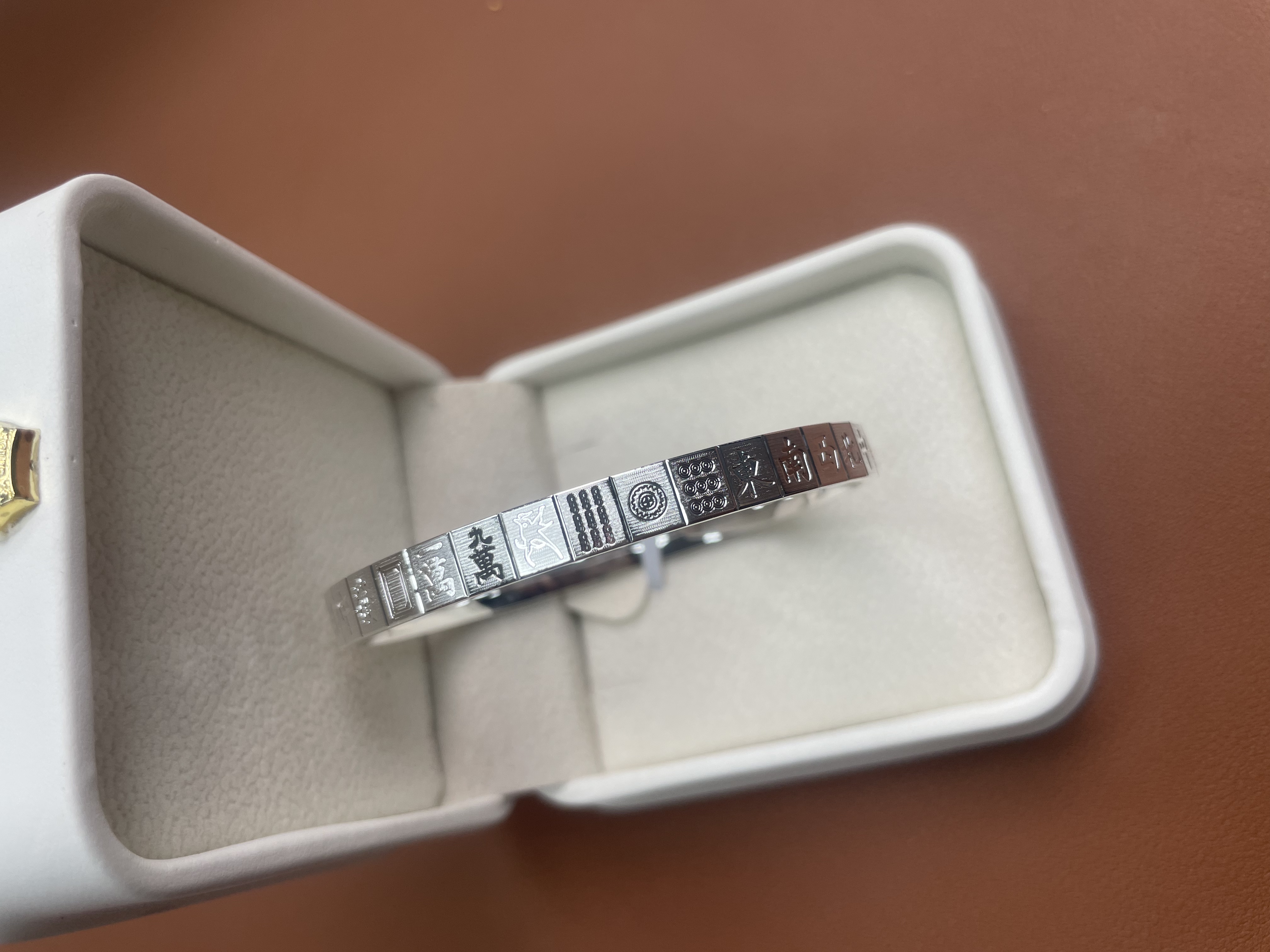 YZ047银饰精品手镯 无礼盒