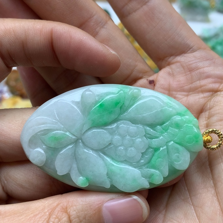 翡翠颈饰未镶嵌翡翠