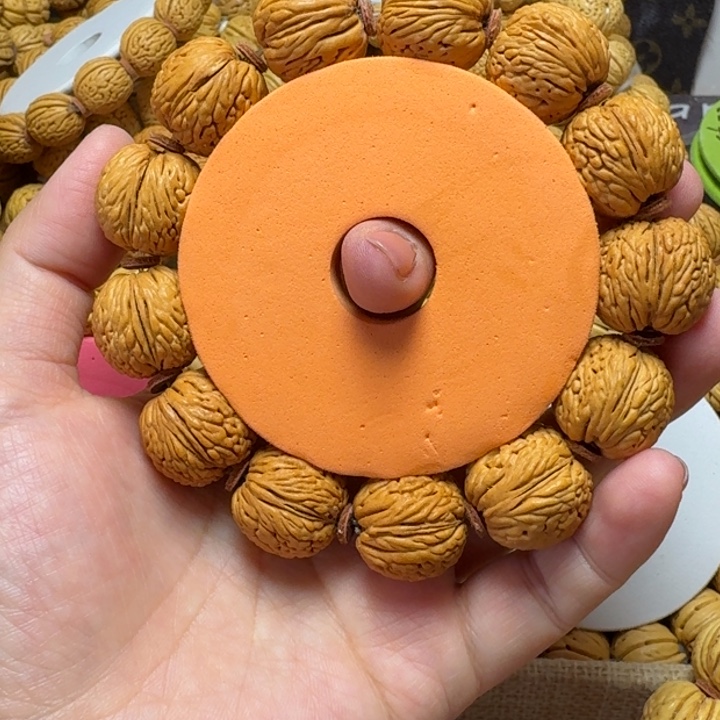 手串桃核龙鳞凤尾