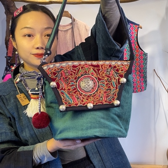 织绣手工制作工艺包包