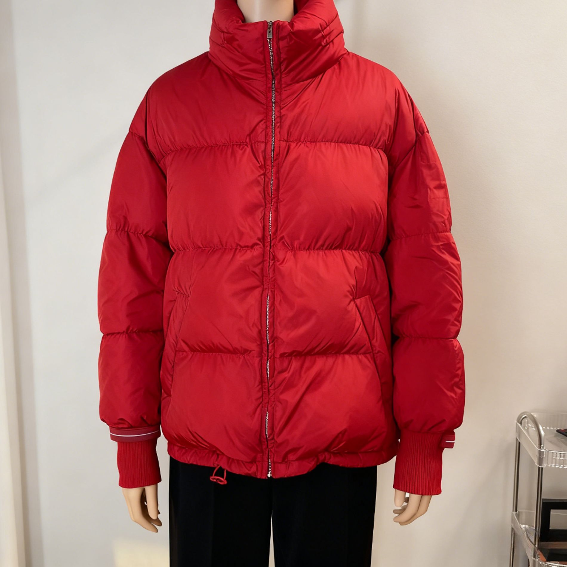 99新 Prada/普拉达 A8176 红色羽绒服 44码 肩宽52 胸围114