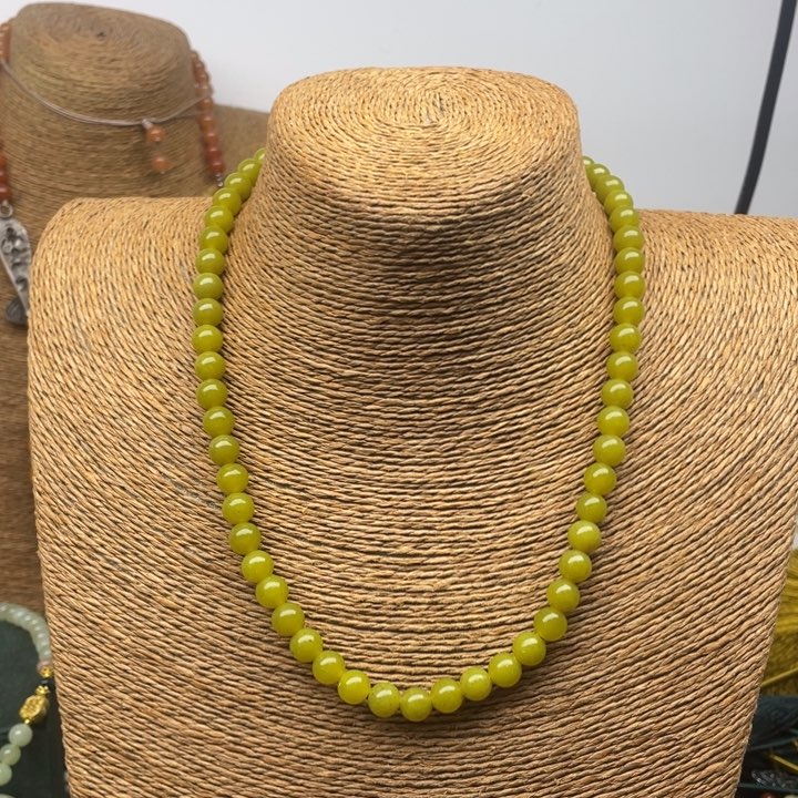 蛇纹石玉吊坠合金