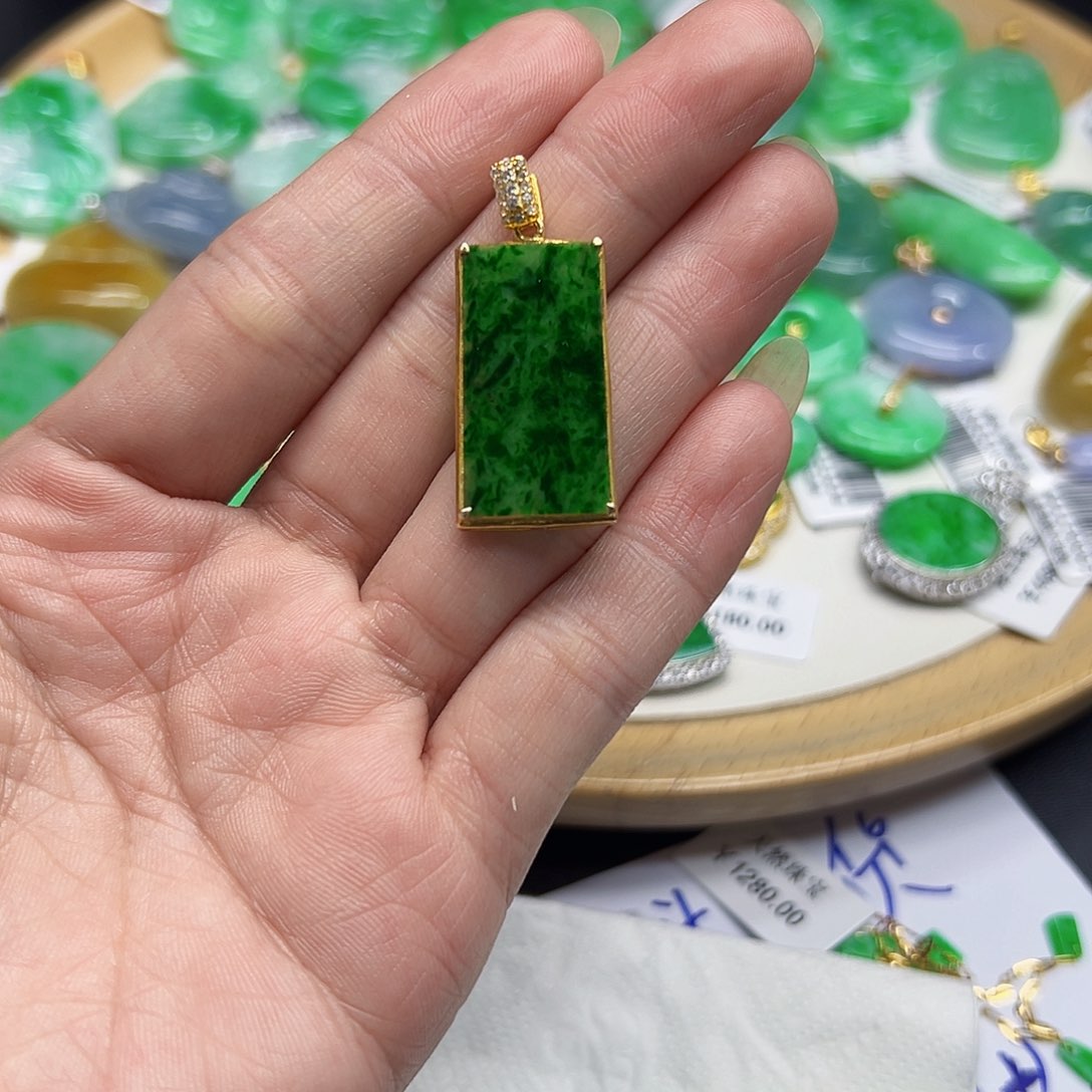 翡翠颈饰银S925镶嵌天然缅料A货一件