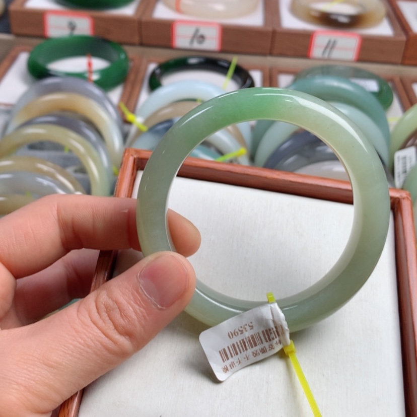 【闪购商品】和田玉手镯未镶嵌54.5