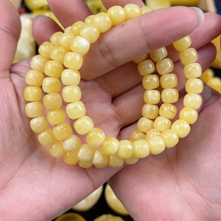 琥珀珠宝奇石未镶嵌琥珀，多样性发其一