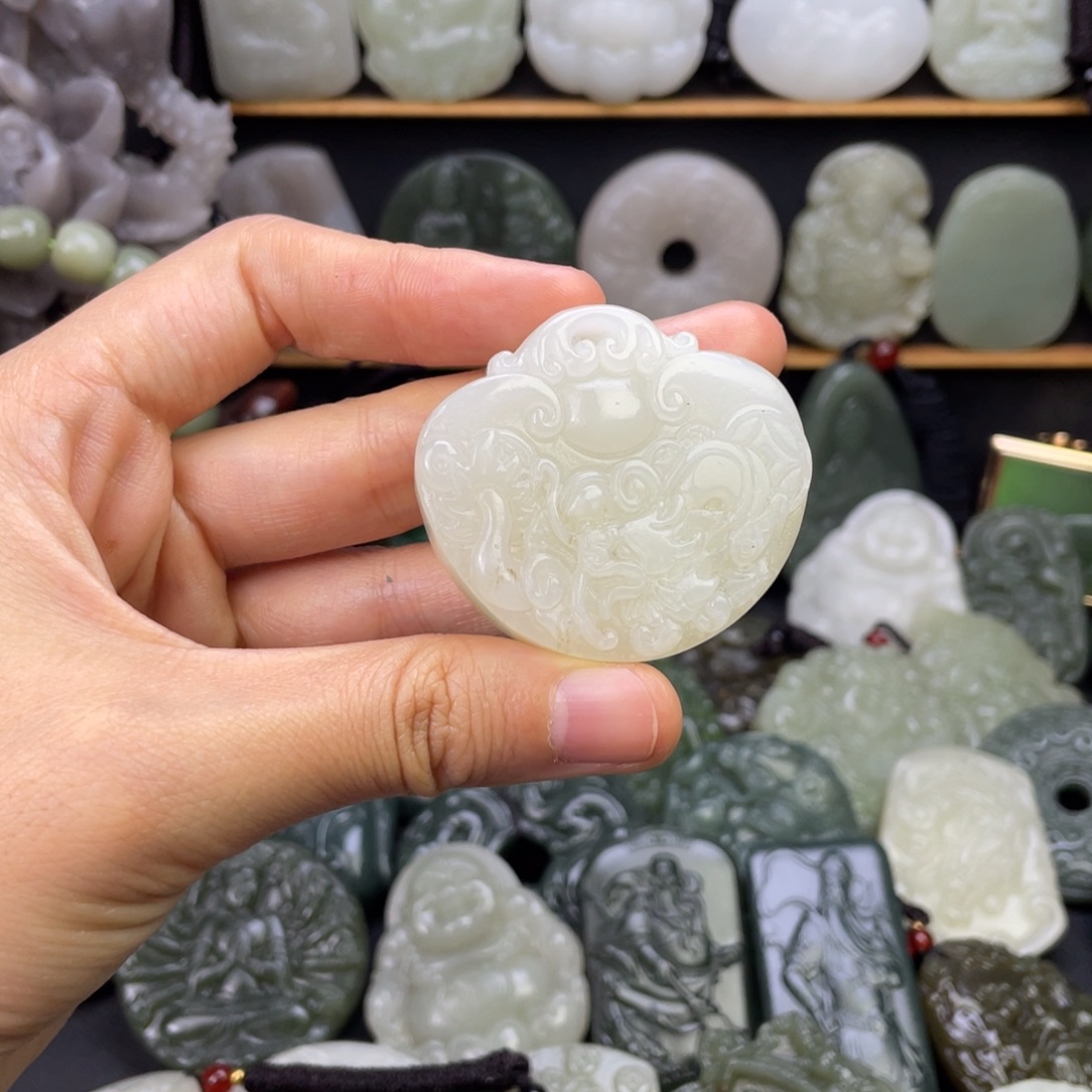 和田玉未镶嵌颈饰