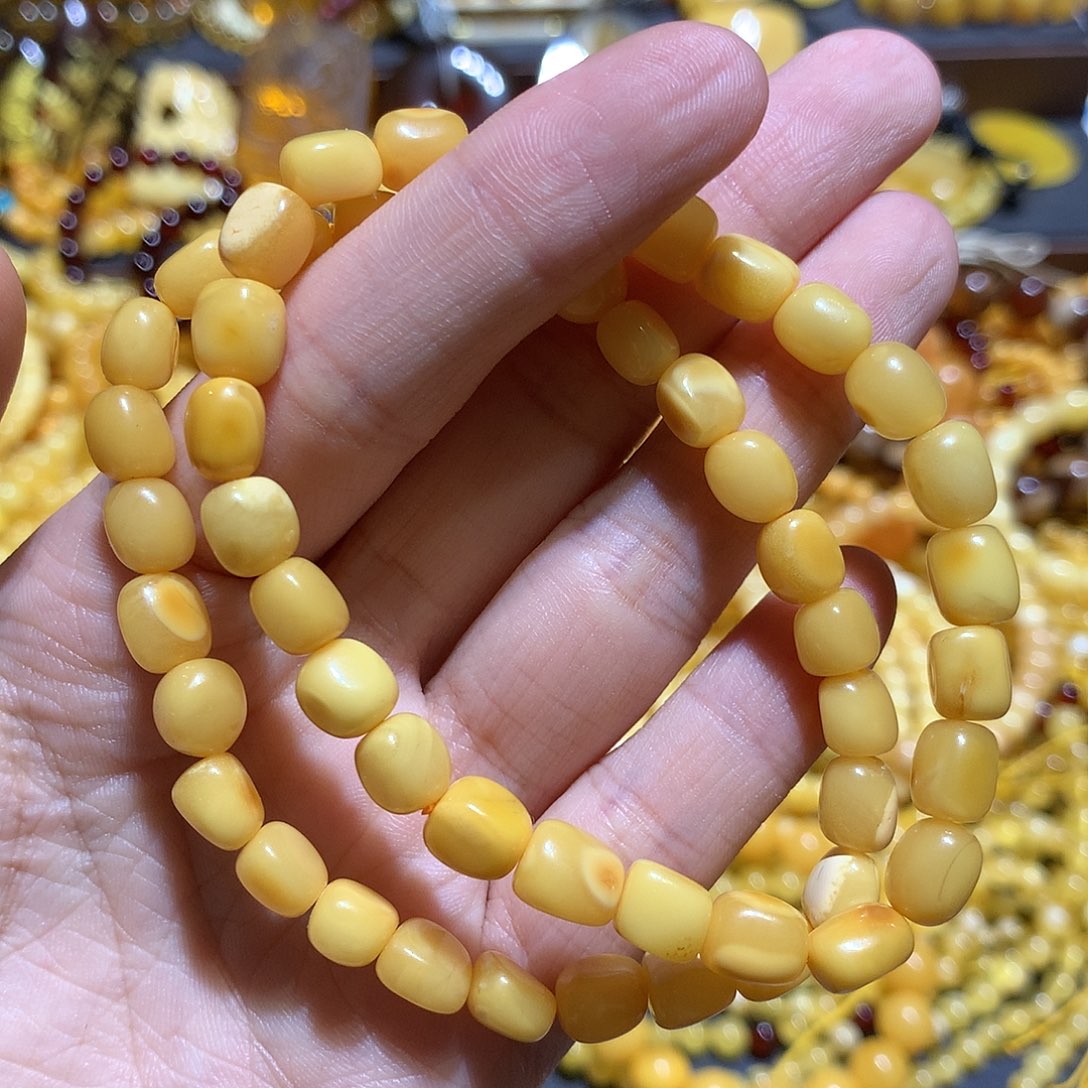 未镶嵌琥珀裸石多样性发其一