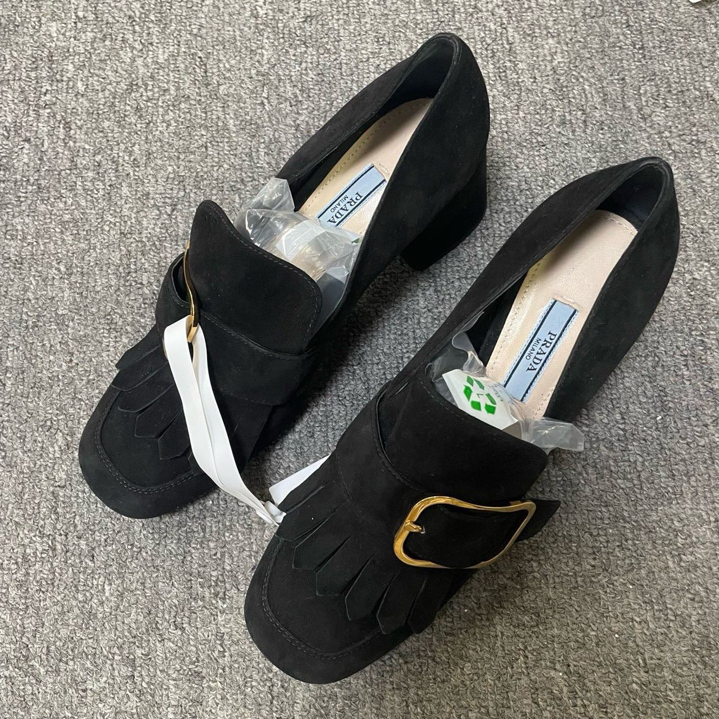 99新 Prada/普拉达 绒面粗跟高跟鞋  38码/6712