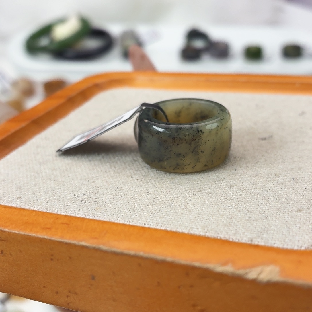 和田玉未镶嵌戒指c60糖青花圆切16.5不退换