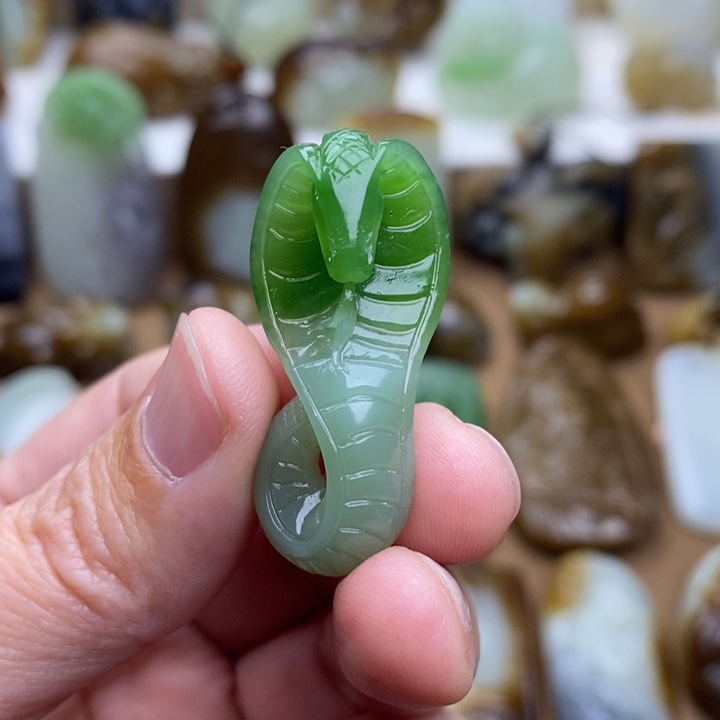 岩***和田玉未镶嵌颈饰