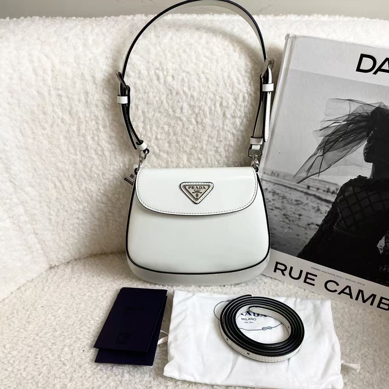 99新 Prada/普拉达 天蓝色mini包/81564597/12期免息/代卖服务