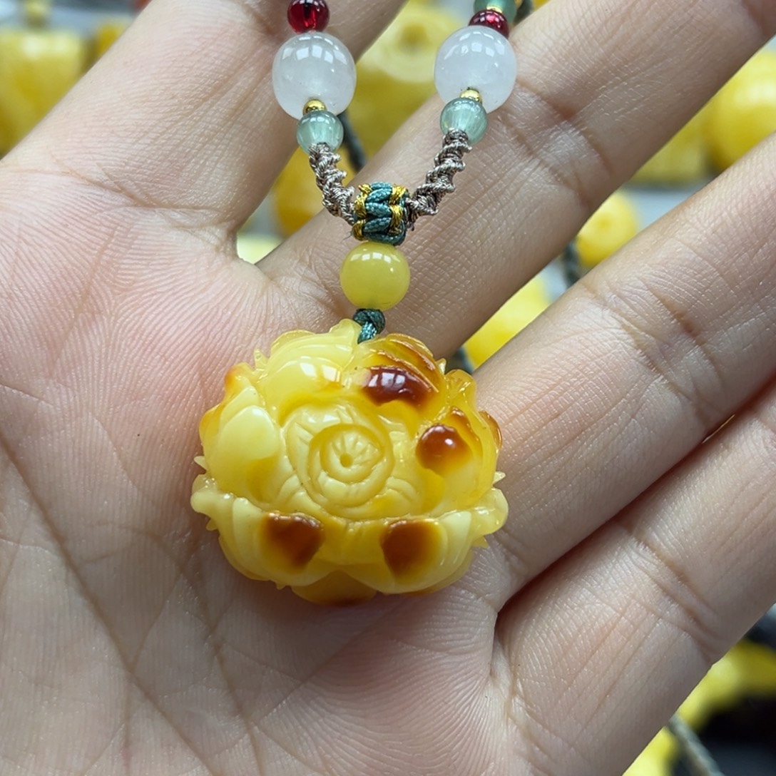 蜜蜡未镶嵌珠宝奇石