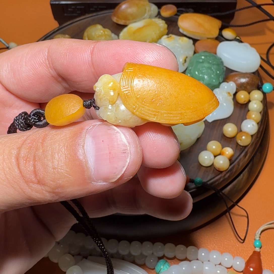 和田玉颈饰未镶嵌