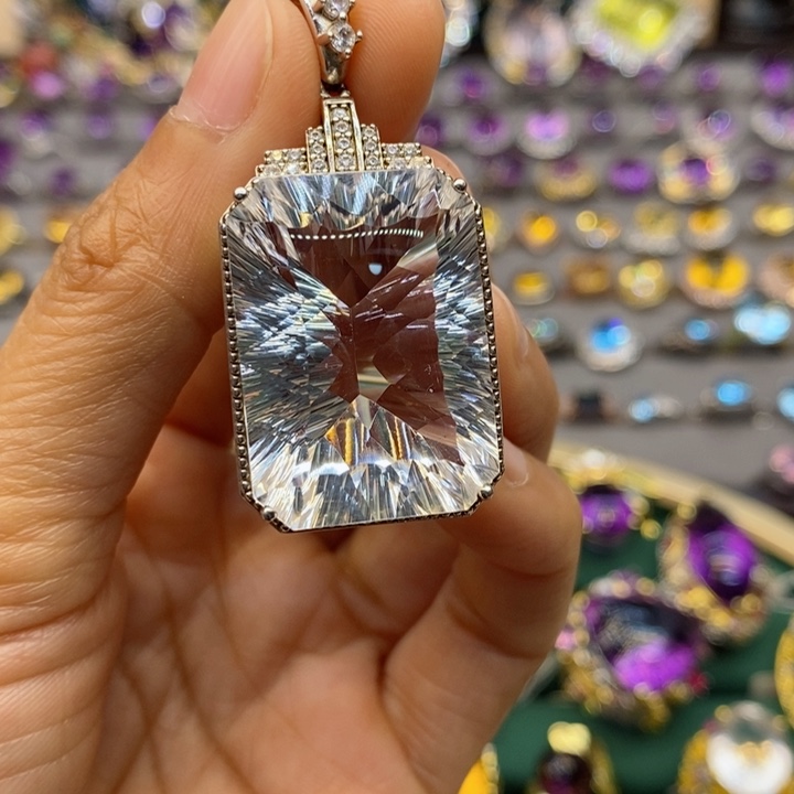 水晶颈饰银S925镶嵌厚****华天然水晶吊坠