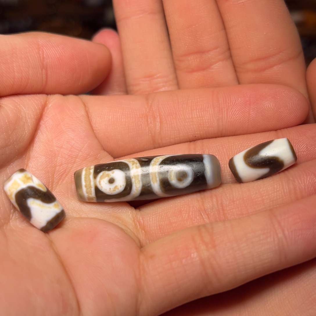 呈***玛瑙/玉髓（覆膜）散珠      