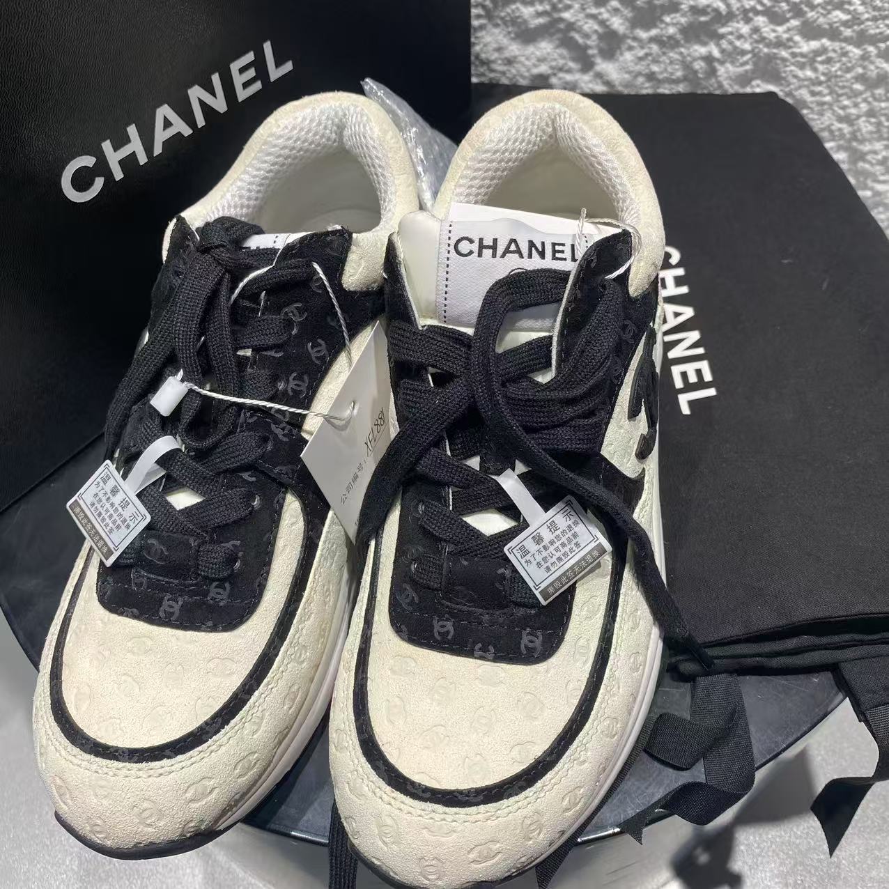 全新未使用 Chanel/香奈儿 37码/全套/黑白暗纹印花满印运动鞋881