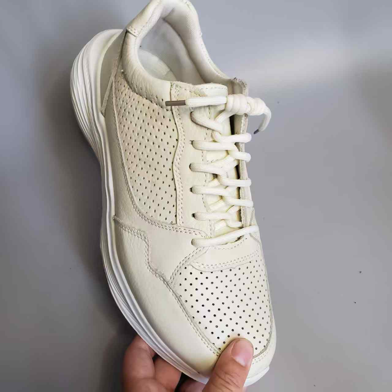 男士夏季头层牛皮镂空透气休闲鞋厚底不累脚白色户外夏季跑步鞋