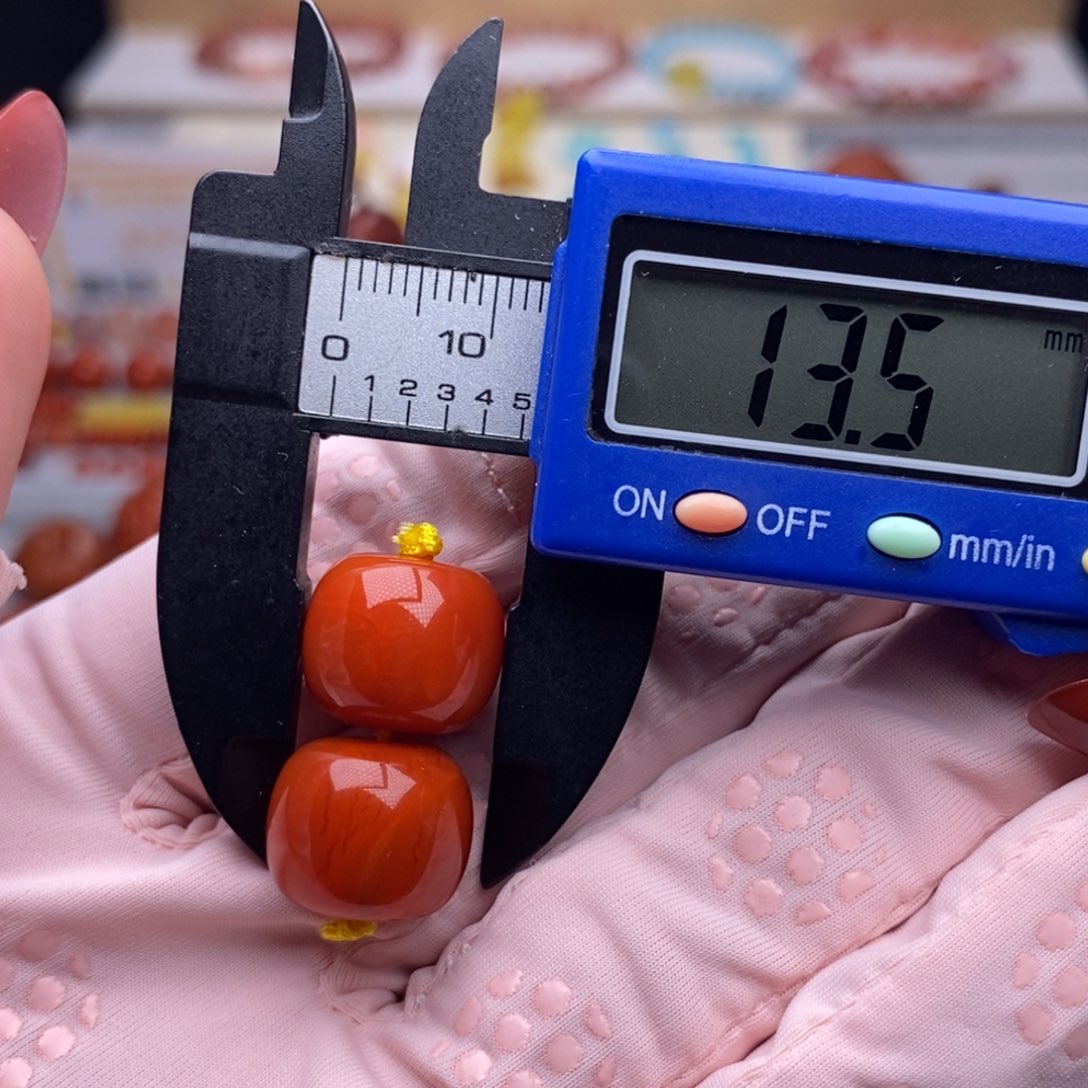 南红玛瑙配饰未镶嵌划痕