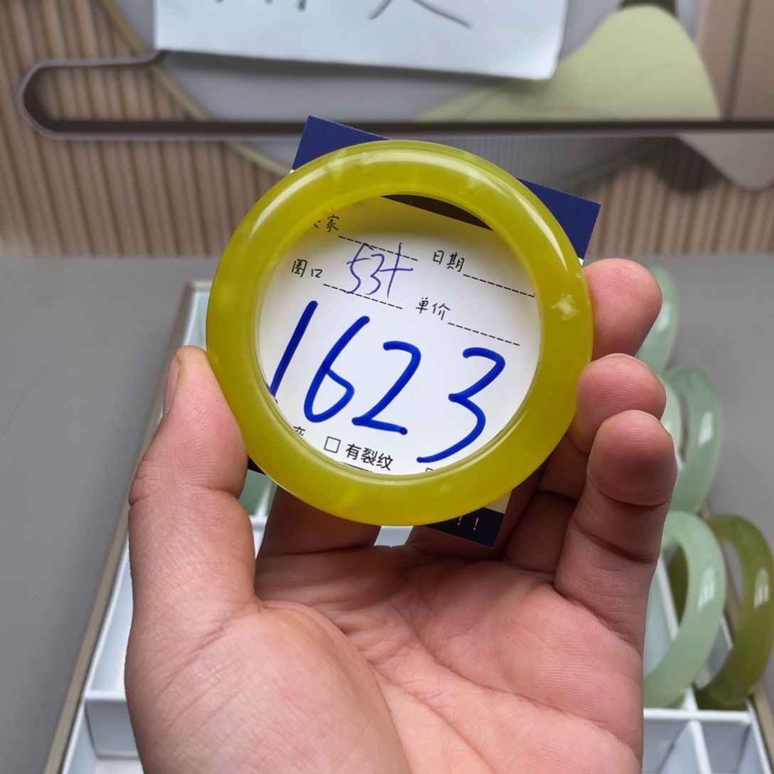 岫玉手镯手镯未镶嵌