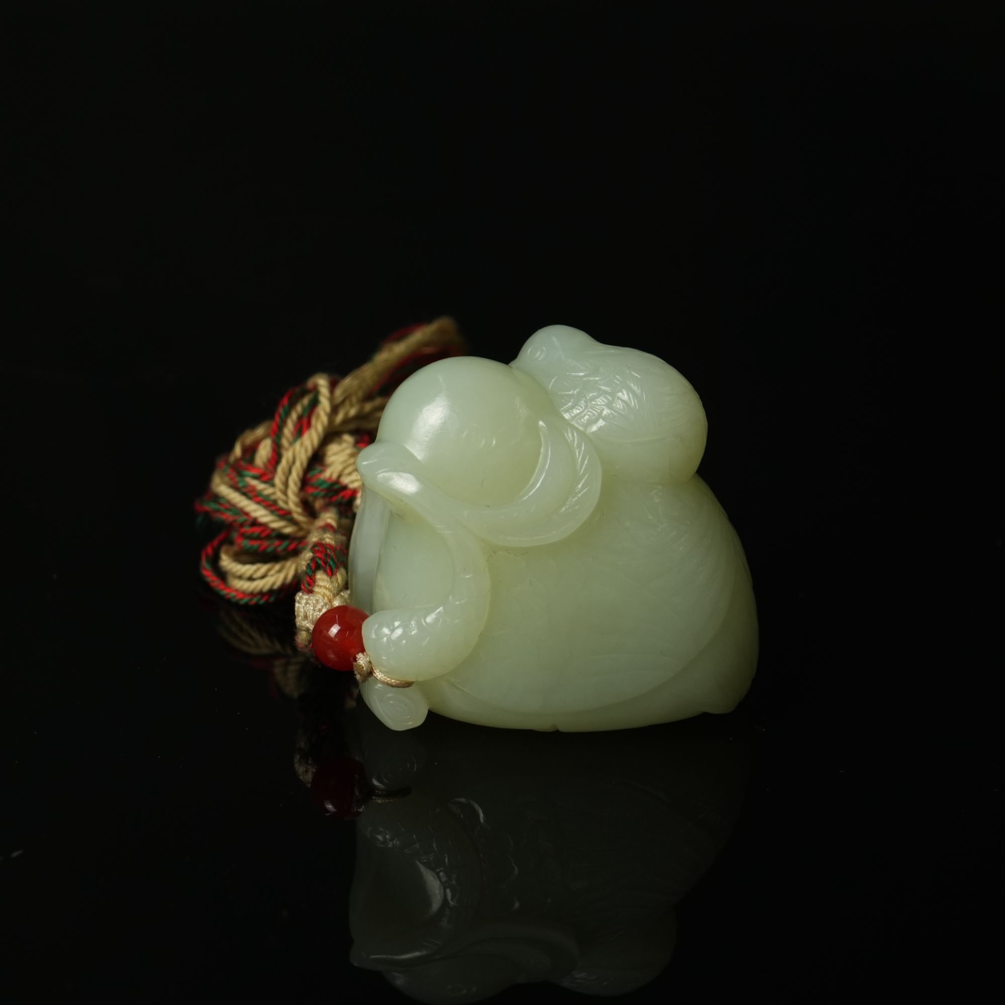 安居乐业 白玉圆雕吊坠