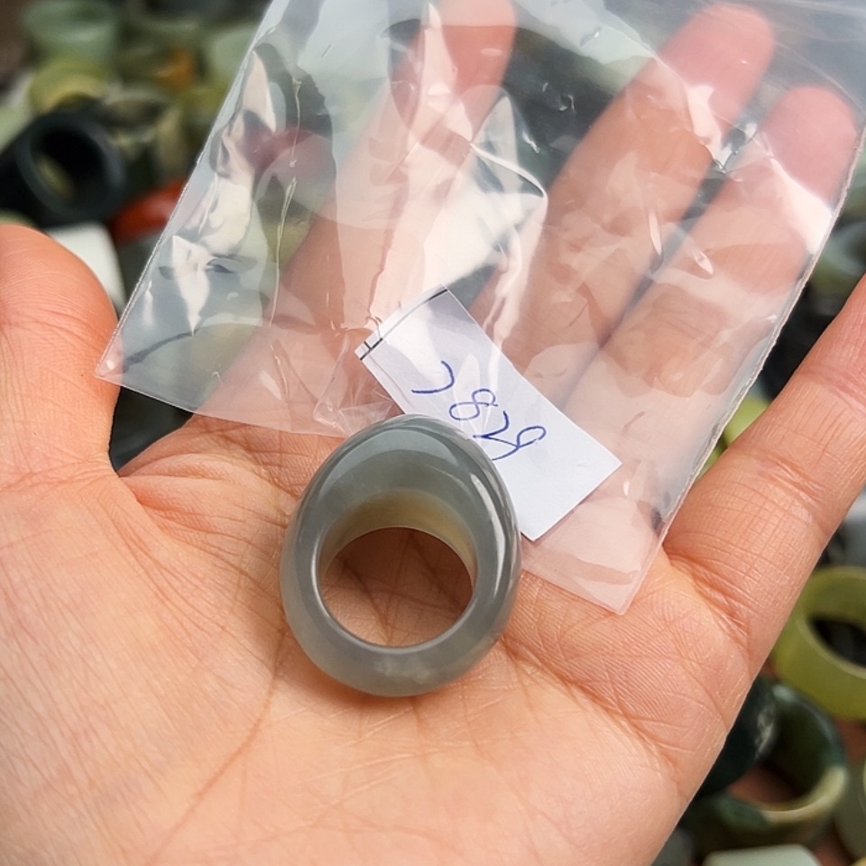 【闪购商品】未镶嵌蛇纹石玉戒指