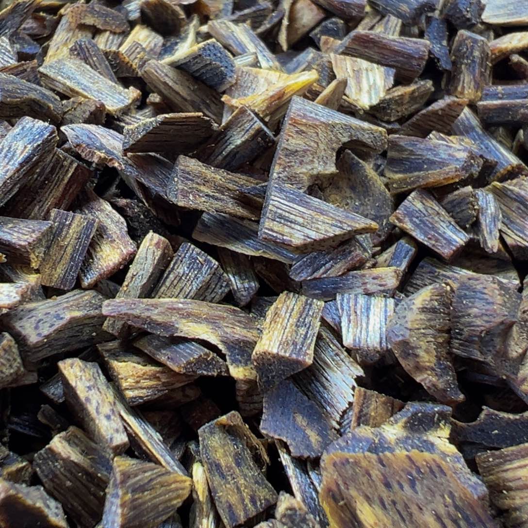 沉香木手把件绿奇楠沉香高端开珠料30克