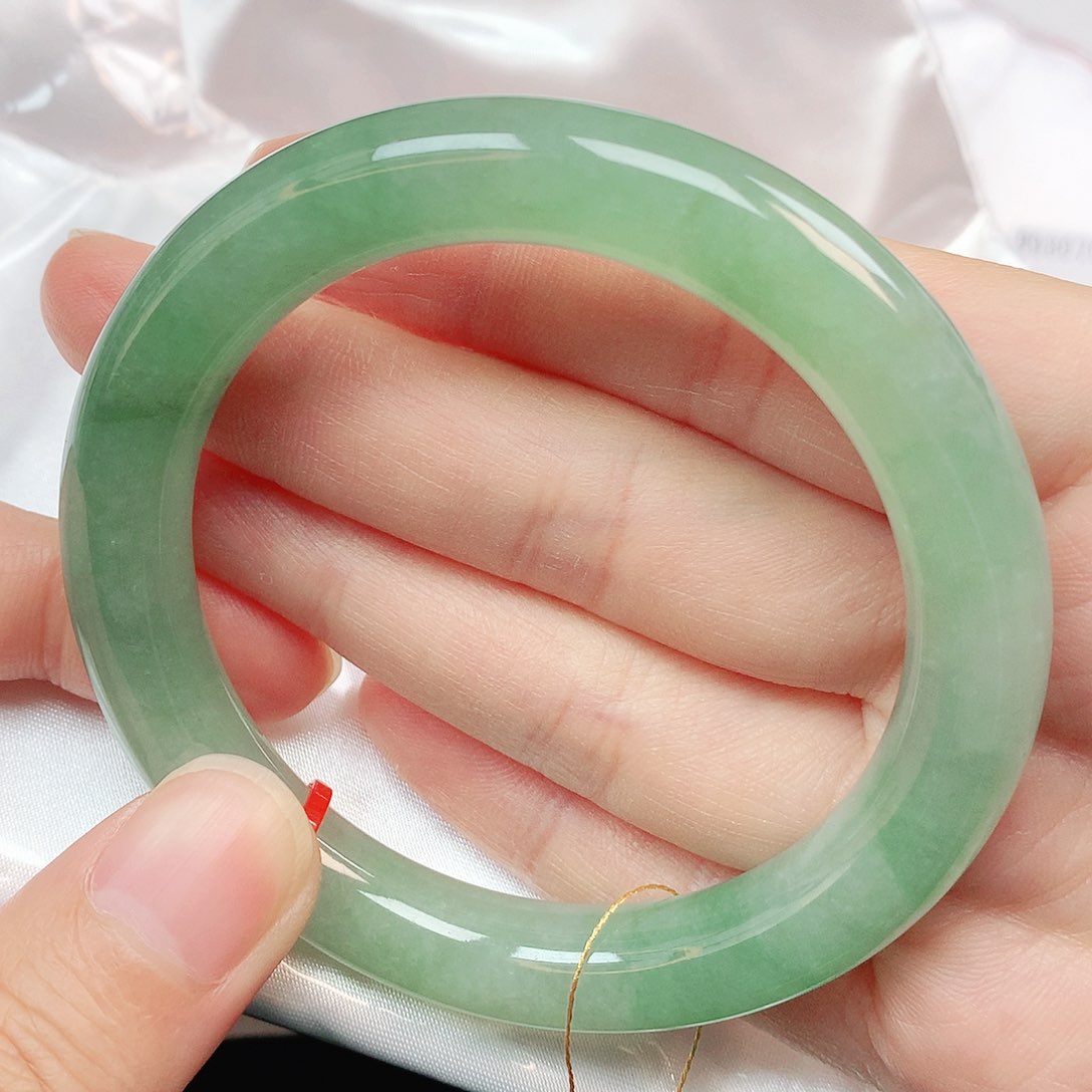 翡翠手镯未镶嵌抖音501